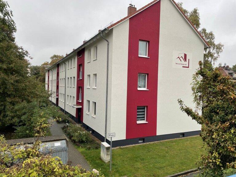Hochwertig sanierte 3- Raumwohnung mit Balkon !