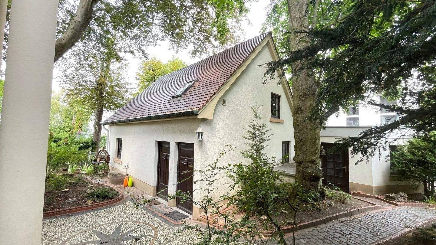 Gemütliche, komplett renovierte Einraumwohnung mit Duschbad und eingerichteter Küche in Mainz-Finthen, 55126 Mainz (Finthen Layenhof)
