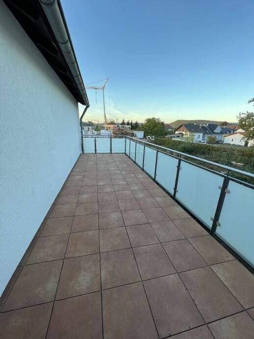 Moderne, große 3ZKB mit großem Balkon & 2 Stellplätzen – Hilbringen/Merzig, 66663 Merzig