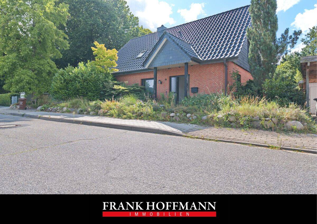 Großzügiges Einfamilienhaus mit großem Grundstück und Entwicklungspotenzial, 25486 Alveslohe
