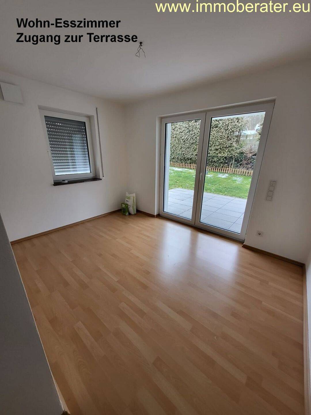 Große 3-Zi-Neubau-Whg / WFL 103 m² / zwei Bäder / Terrasse / Gartenanteil / Garage / Energiesparhaus-Kfw-55 / ab Oktober 26 zu vermieten., 92431 Neunburg vorm Wald
