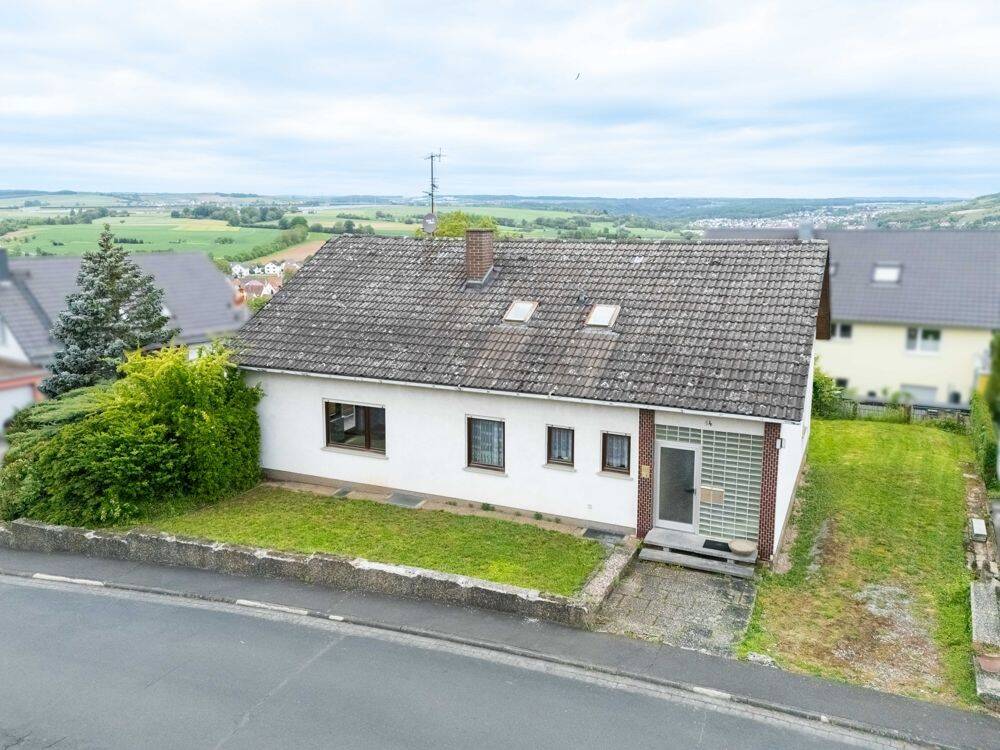 Ihr neues Zuhause mit Herz – Einfamilienhaus mit viel Potential und toller Lage in Triefenstein, 97855 Triefenstein