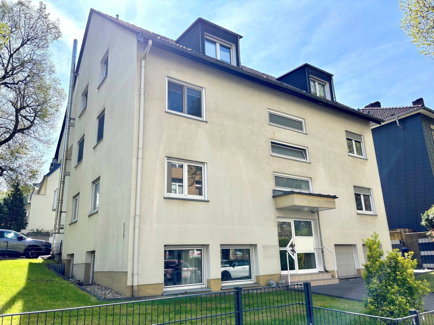 3-Zimmer-Wohnung in Hochparterre nahe Hagen Zentrum inkl. 2 Stellplätzen, auch gewerblich nutzbar, 58089 Hagen