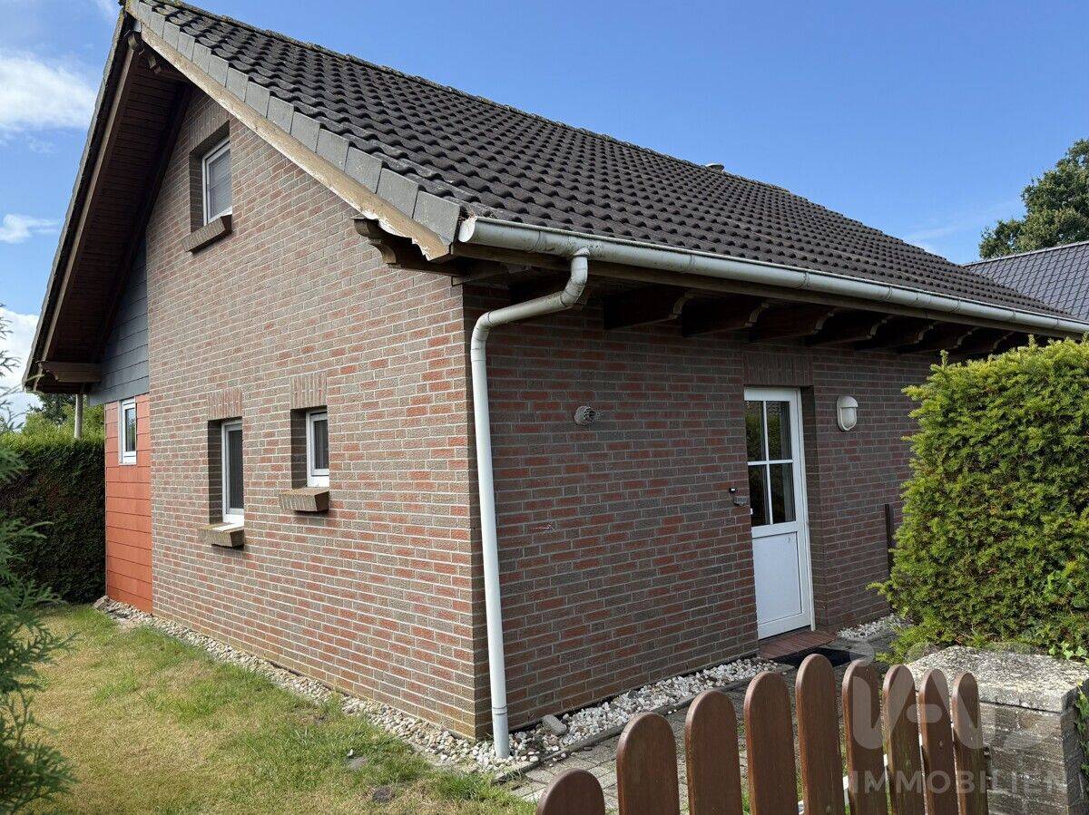 Gepflegtes Ferienhaus auf Pachtgrundstück am See, 26340 Zetel