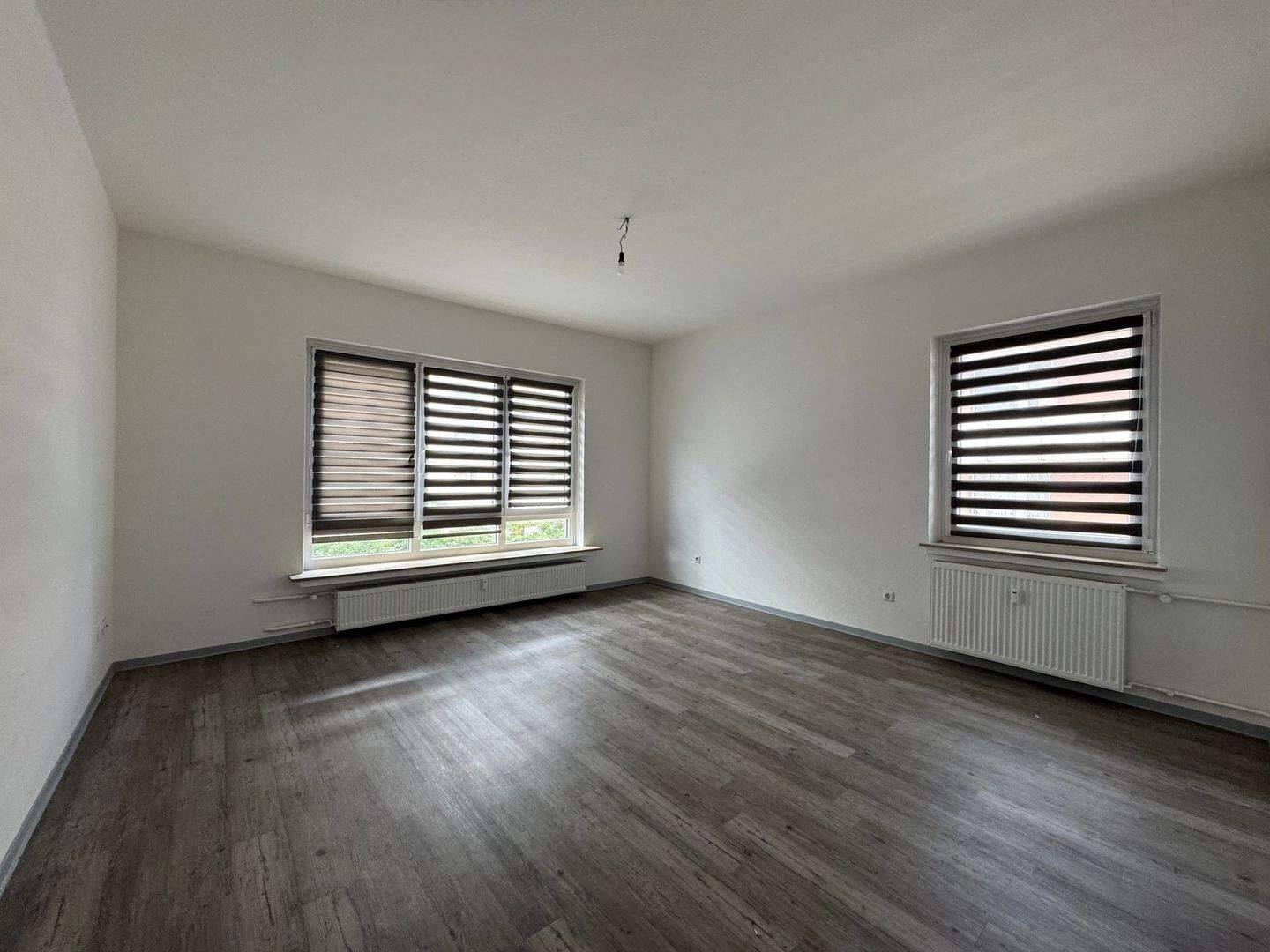 Attraktive 2,5-Zimmer-Wohnung im 2. Obergeschoss – ab sofort bezugsbereit, 27568 Bremerhaven (Lehe Mitte Überseehafen)