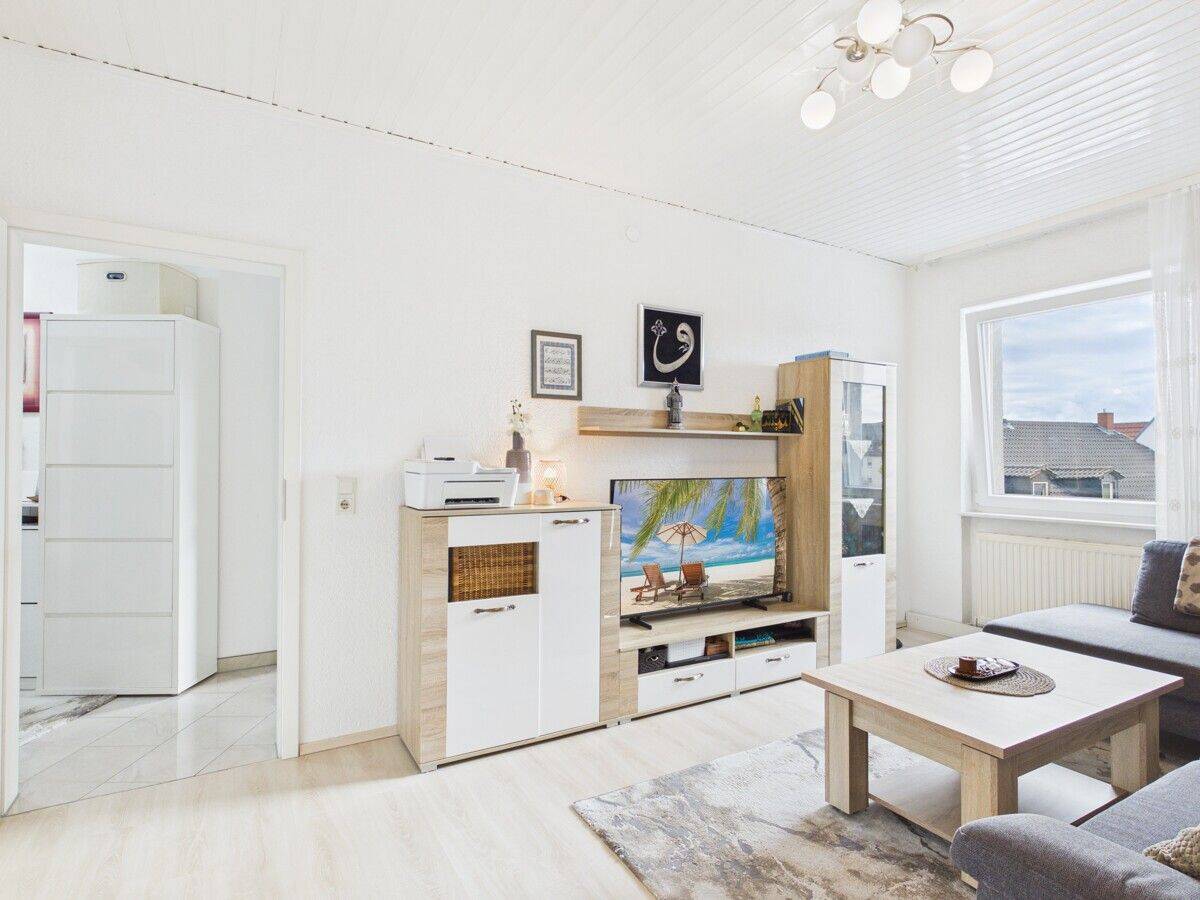 4 Zimmer Wohnung mit Balkon in gepflegtem Mehrfamilienhaus, 67063 Ludwigshafen am Rhein (Friesenheim/Nord)