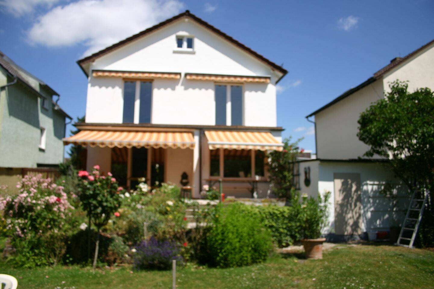 Modernisiertes Wohnhaus in gefragter Lage, 63075 Offenbach am Main (Bürgel Offenbach am Main Rumpenheim Waldheim)