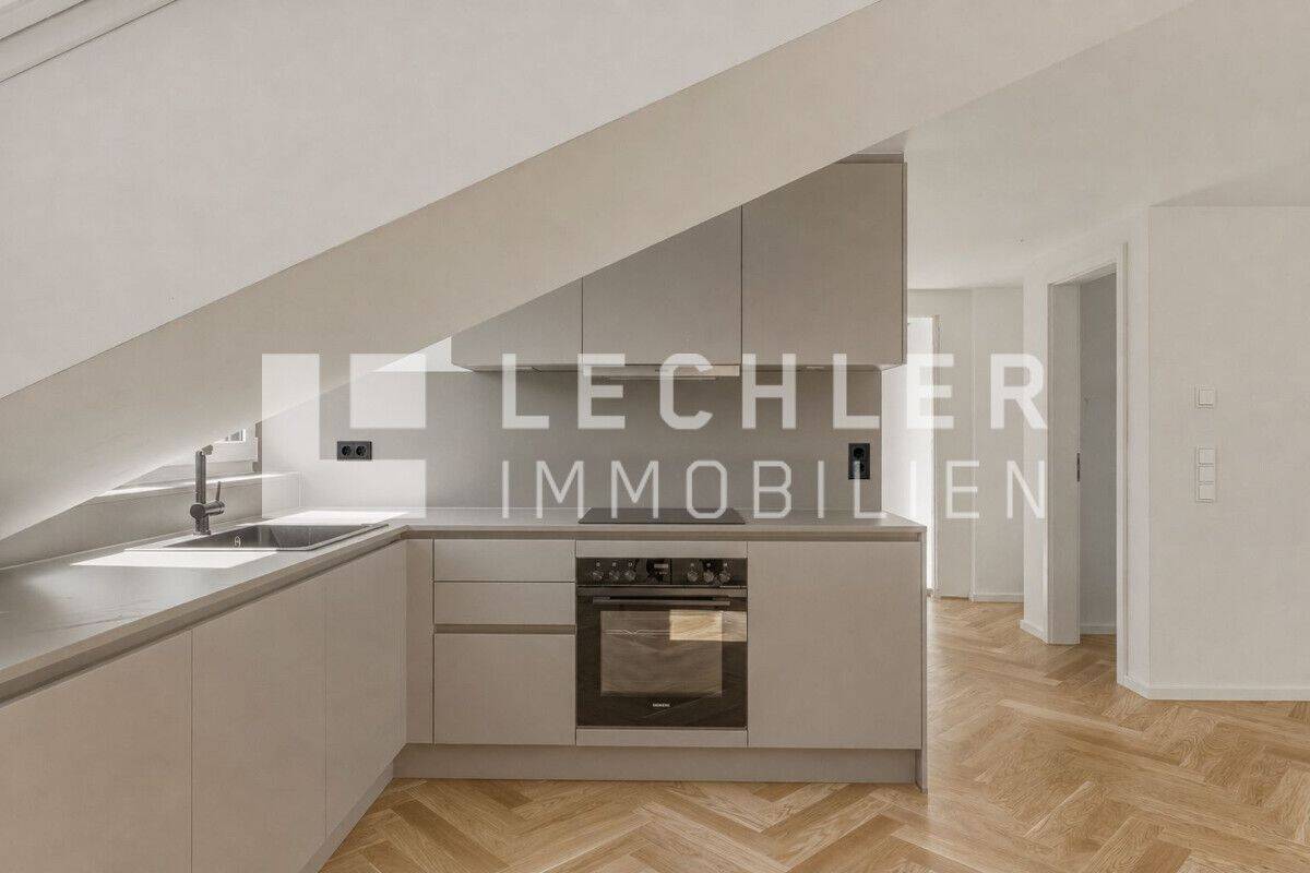 Dachgeschoss mit Charme: Moderne Ausstattung und lichtdurchflutete Räume