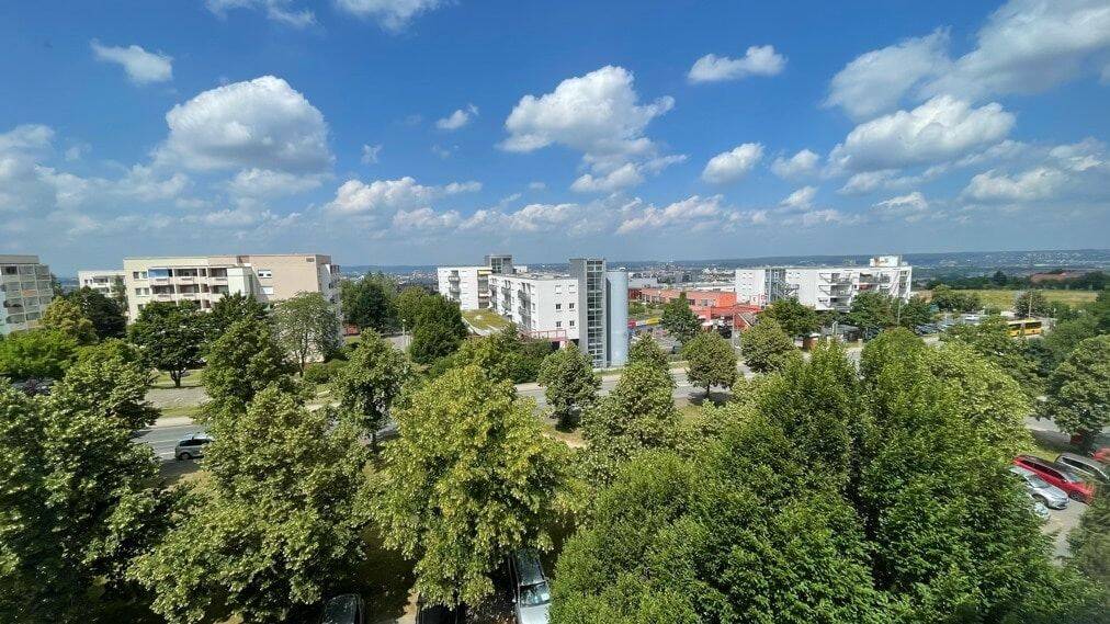 Bezugsfrei mit Blick über die Stadt, 1189 Dresden (Coschütz/Gittersee Kleinpestitz/Mockritz Naußlitz Plauen Räcknitz/Zschertnitz)