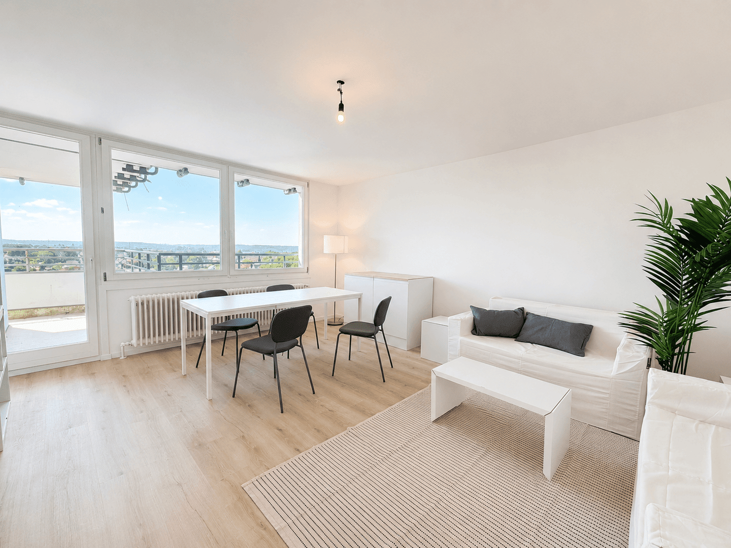 Einziehen und direkt Wohlfühlen. TOP 4 ZKB Wohnung mit großem Balkon und Alpenblick sofort verfügbar, 86156 Augsburg (Bärenkeller Kriegshaber Oberhausen Pfersee)