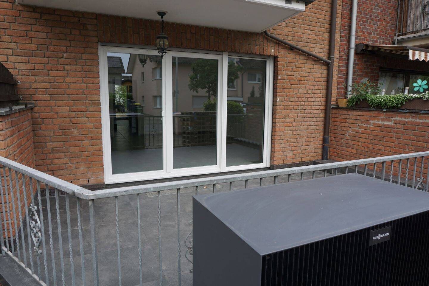 Exklusive 4 Zimmer Wohnung mit Garten incl. vielseitig nutzbarem DG-Studio, 53225 Bonn (Beuel Geislar Schwarzrheindorf Vilich Vilich-Rheindorf)