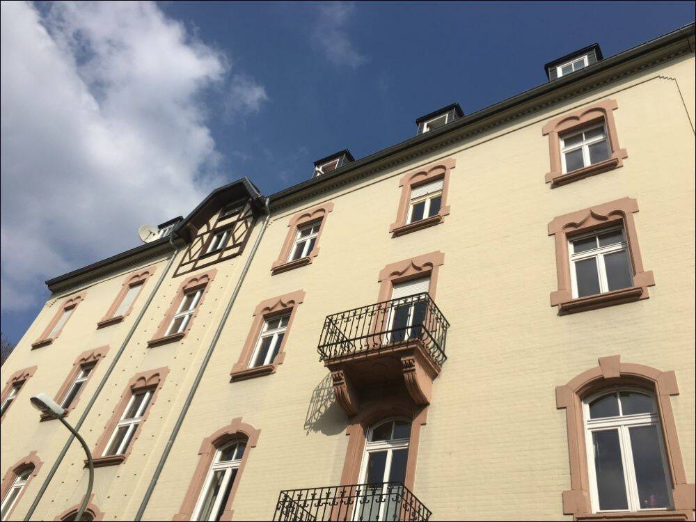 Großzügige 2-Zimmer-Altbauwohnung mit Balkon in denkmalgeschütztem Mehrfamilienhaus, 67063 Ludwigshafen am Rhein (Friesenheim/Nord)