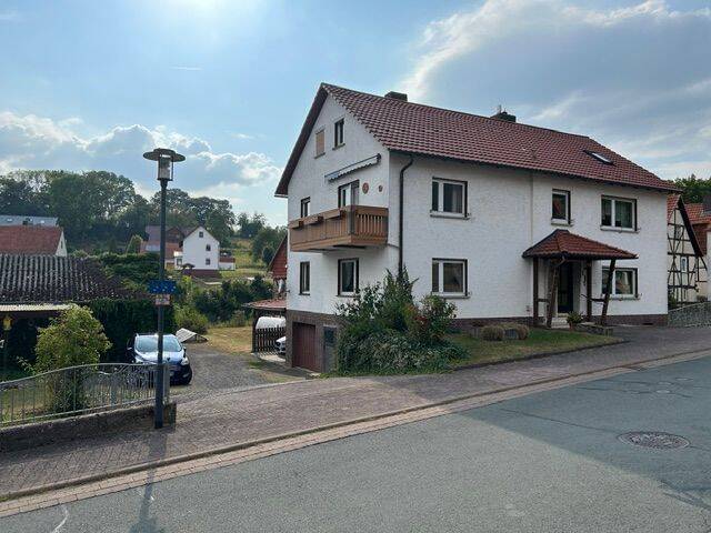 Bauernhaus mit umfangreichen Nebengebäuden, großes Grundstück, Garten, Garagen, Carport, 37296 Ringgau