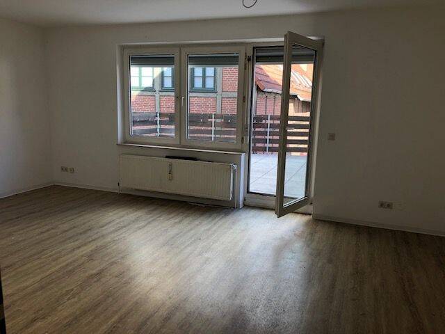 Mitten in der Innenstadt: Große, schöne, barrierearme 2-Zimmer-Whg. mit Terrasse, Duschbad & EBK!, 31535 Neustadt am Rübenberge