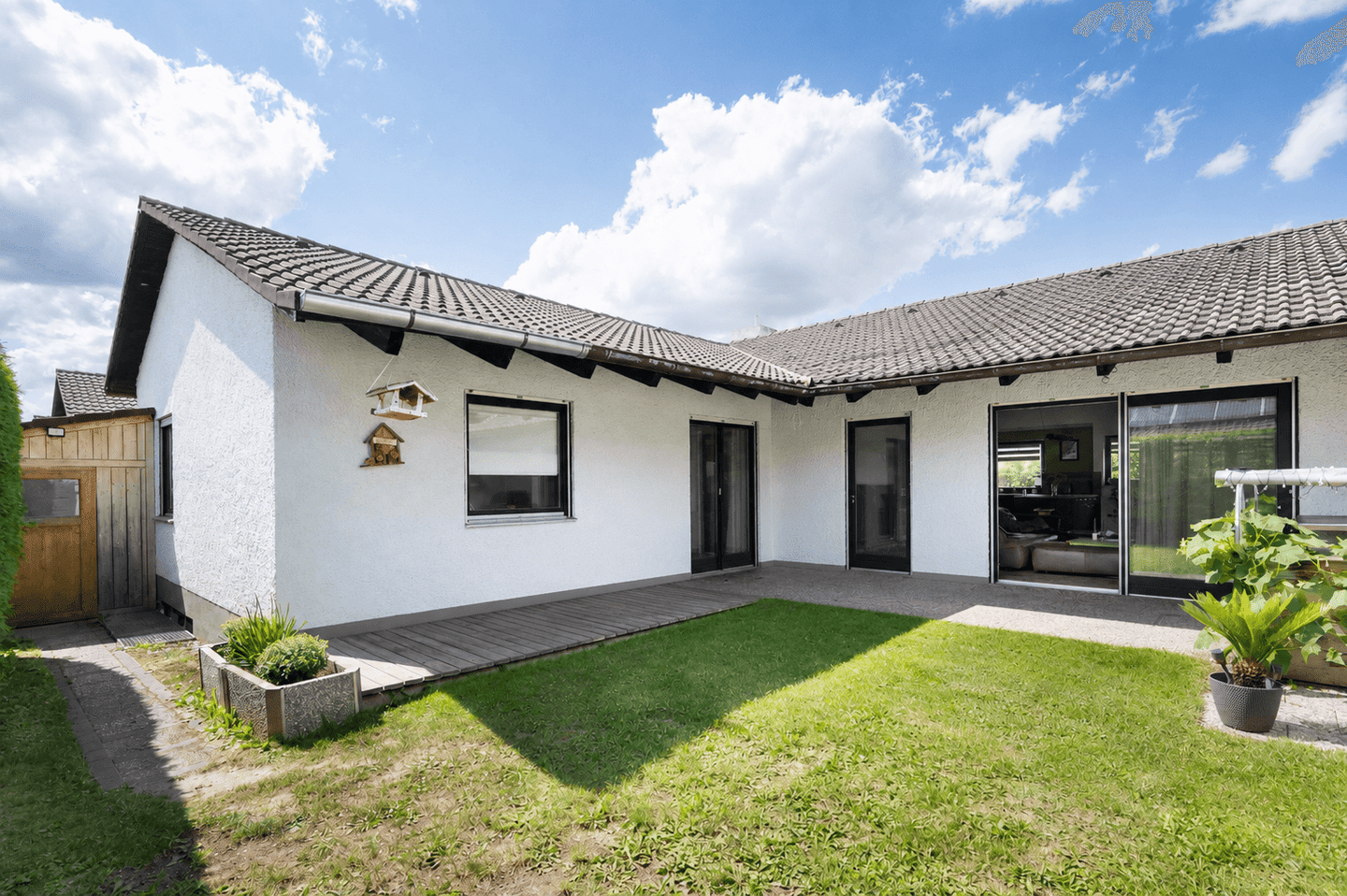 Großzügiger Bungalow mit offenem Wohnkonzept und hochwertiger Einbauküche, 85456 Wartenberg