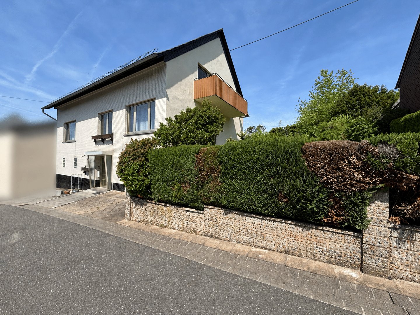 Charmantes Familienhaus mit Garage, Balkon und großem Garten in Illingen (Welschbach), 66557 Illingen