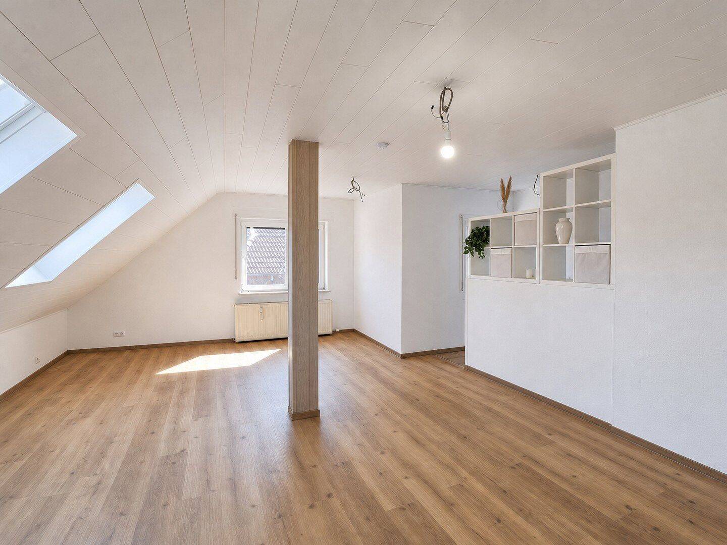 95 m² DG-Wohnung | neue EBK, Vollbad, Gäste-WC & Garten, 63543 Neuberg