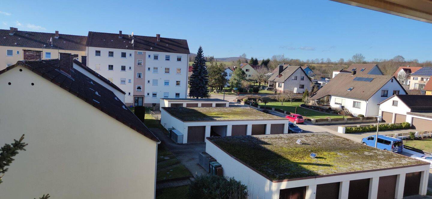Schöne 2,5-Zimmer Wohnung im 3. OG mit Einbauküche, Balkon und Garage, 91717 Wassertrüdingen
