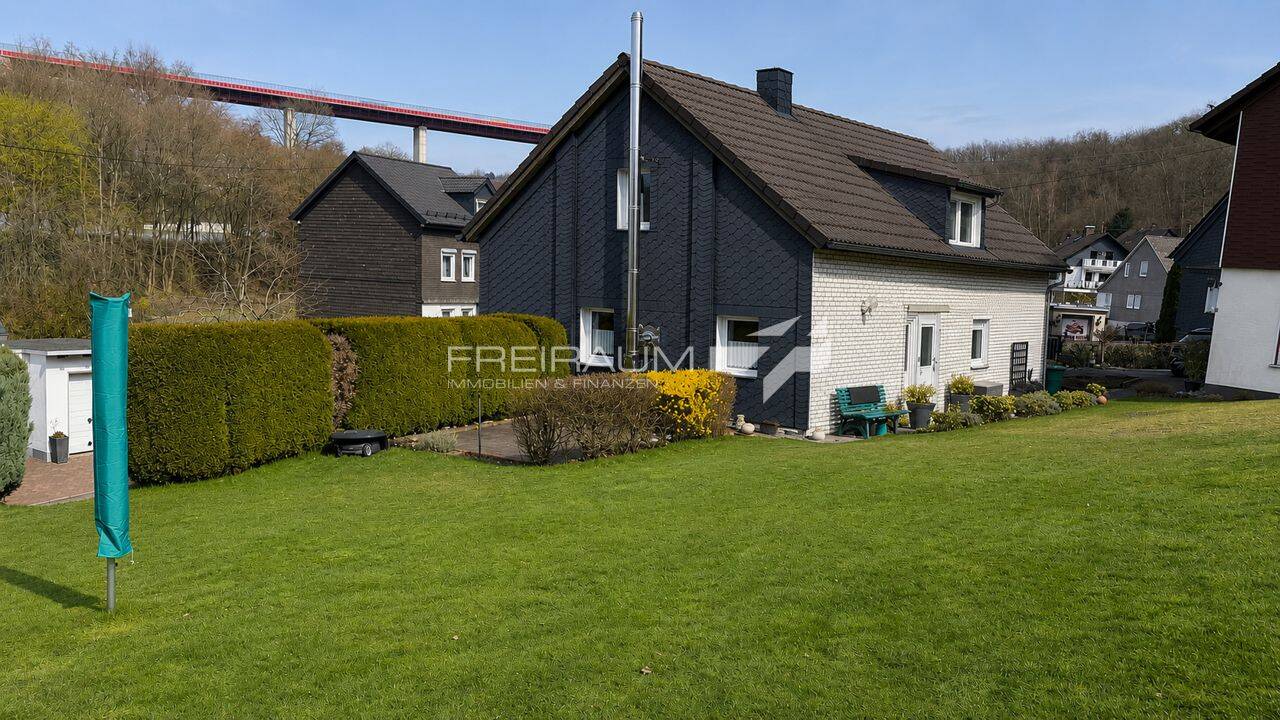 FREIRAUM4 +++ Ihr neues Zuhause im Grünen – Charmantes Einfamilienhaus mit großem Grundstück, 57234 Wilnsdorf