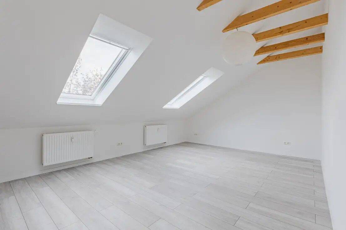Traumhaft helle DG-Wohnung mit Dachterrasse und hochwertiger EBK, 86399 Bobingen