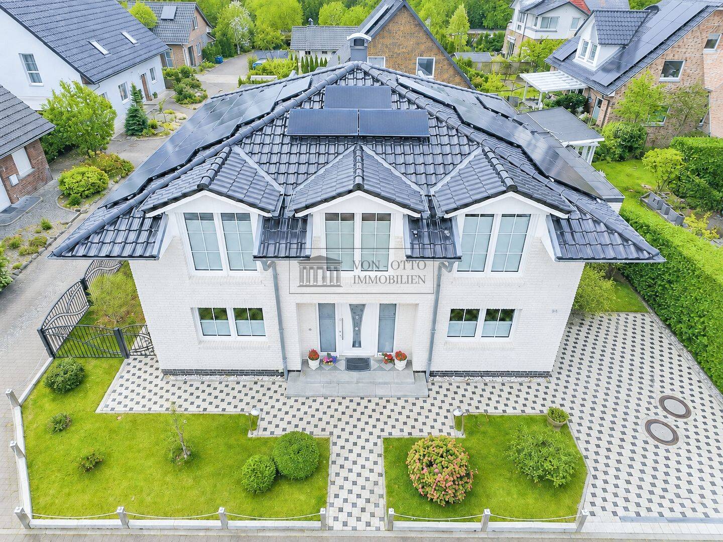 Modernes Familienzuhause mit Wellness, Effizienz & Nähe zu Hamburg, 24558 Henstedt-Ulzburg