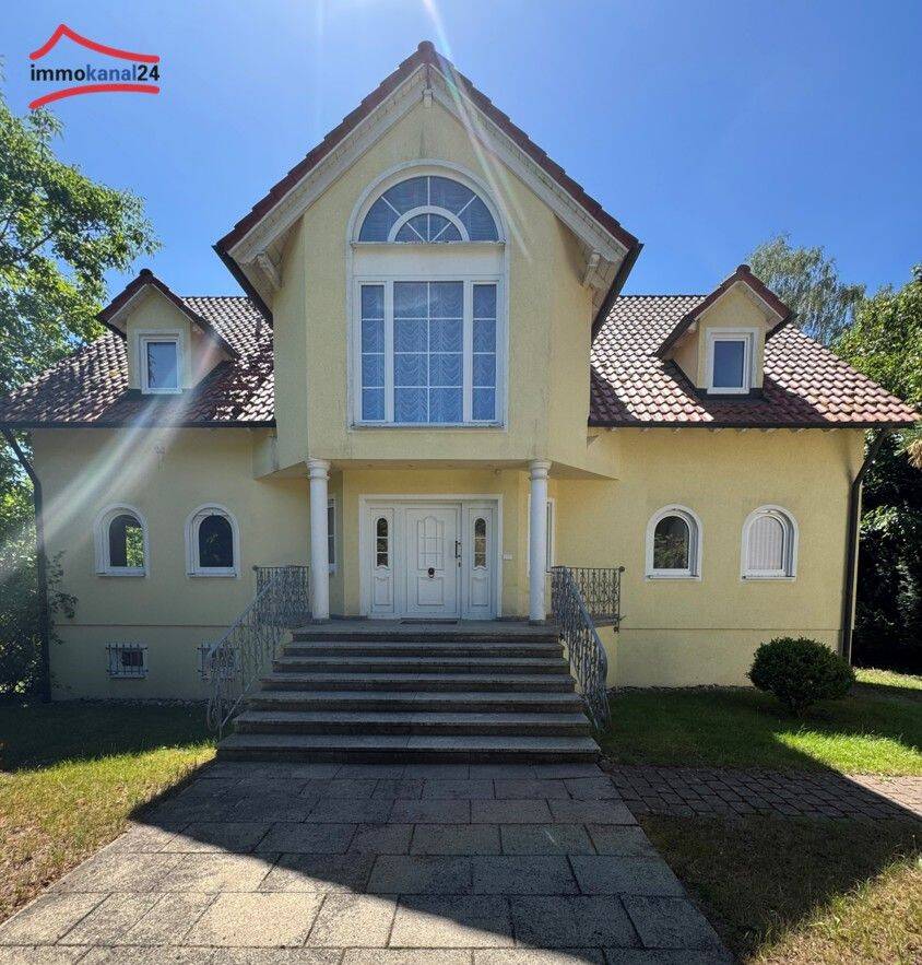 Exklusive Villa mit Innenpool, Sauna und großzügigem Grundstück in 75378 Bad Liebenzell, 75378 Bad Liebenzell