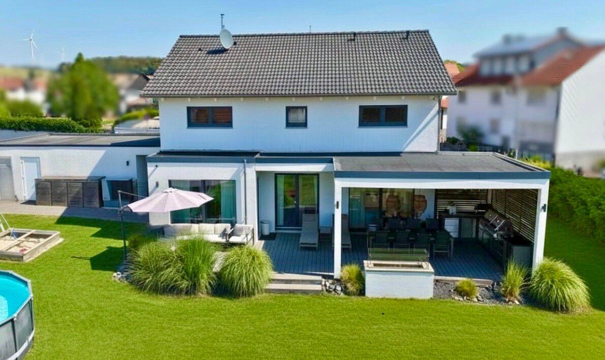 Modernes Einfamilienhaus mit smarter Technik und großzügigem Garten erleben, 63699 Kefenrod