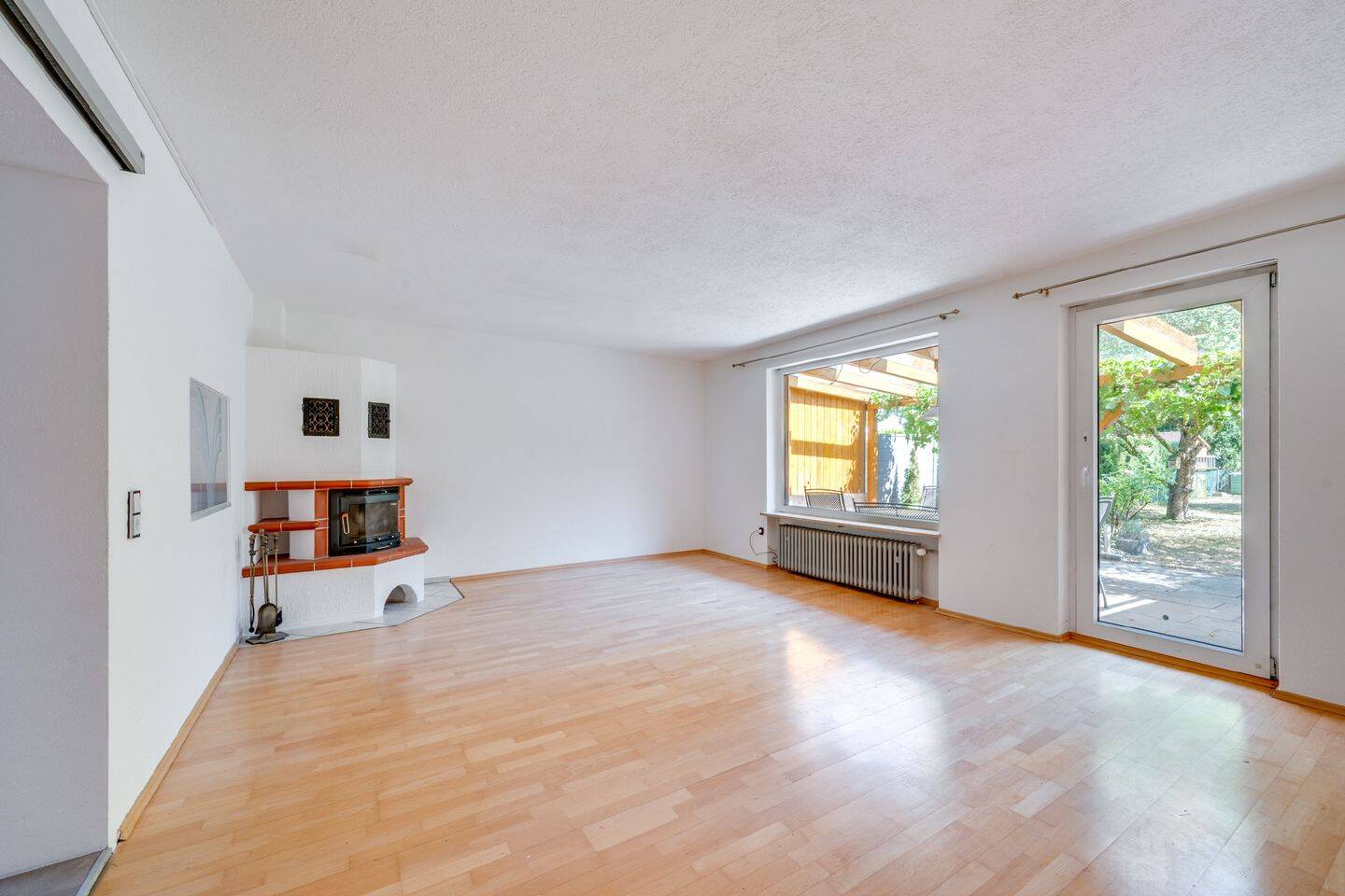 AIGNER – Charmantes Reihenhaus mit großzügigem Garten in ruhiger Lage von Neufahrn, 85375 Neufahrn b. Freising