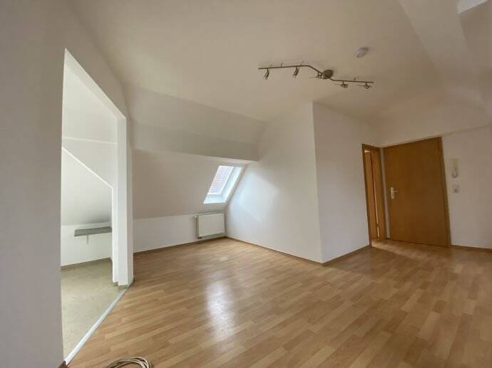 Ruhig gelegene 2-Zimmer-Dachgeschosswohnung, 99444 Blankenhain