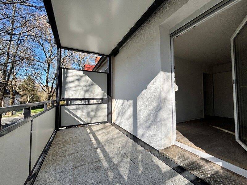 TOP renovierte 3-Zimmer Wohnung in ruhiger Seitenstraße (Gebäude frisch modernisiert)