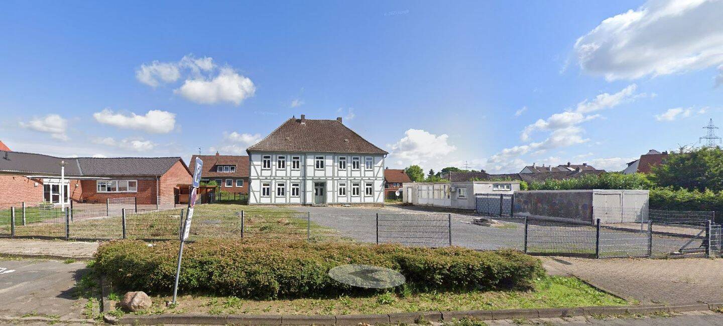 Vielseitiges Haus in Hallendorf mit Anliegerwohnung/ teilweise saniert, 38229 Salzgitter