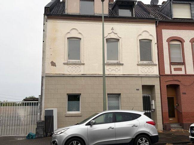 Altbau/ 4,5 Zimmer-Wohnung in 47229 Duisburg-Rheinhausen/Friemersheim, 47229 Duisburg (Bergheim Friemersheim Rheinhausen-Mitte)