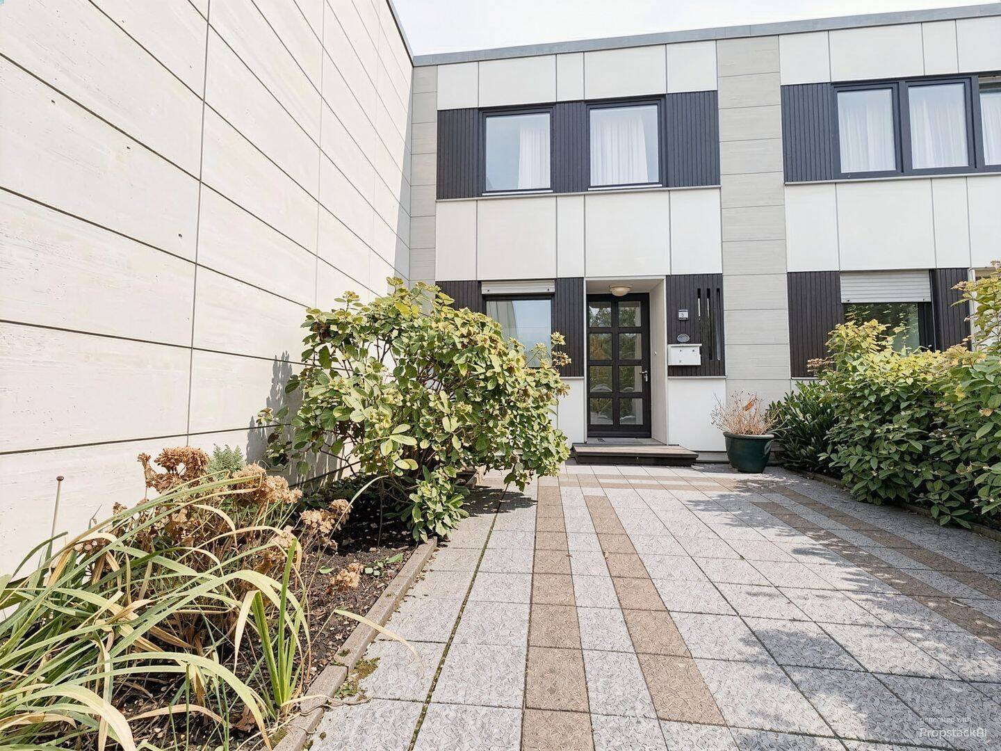 Familienfreundliches Reihenmittelhaus mit Garten und Garage, 40670 Meerbusch