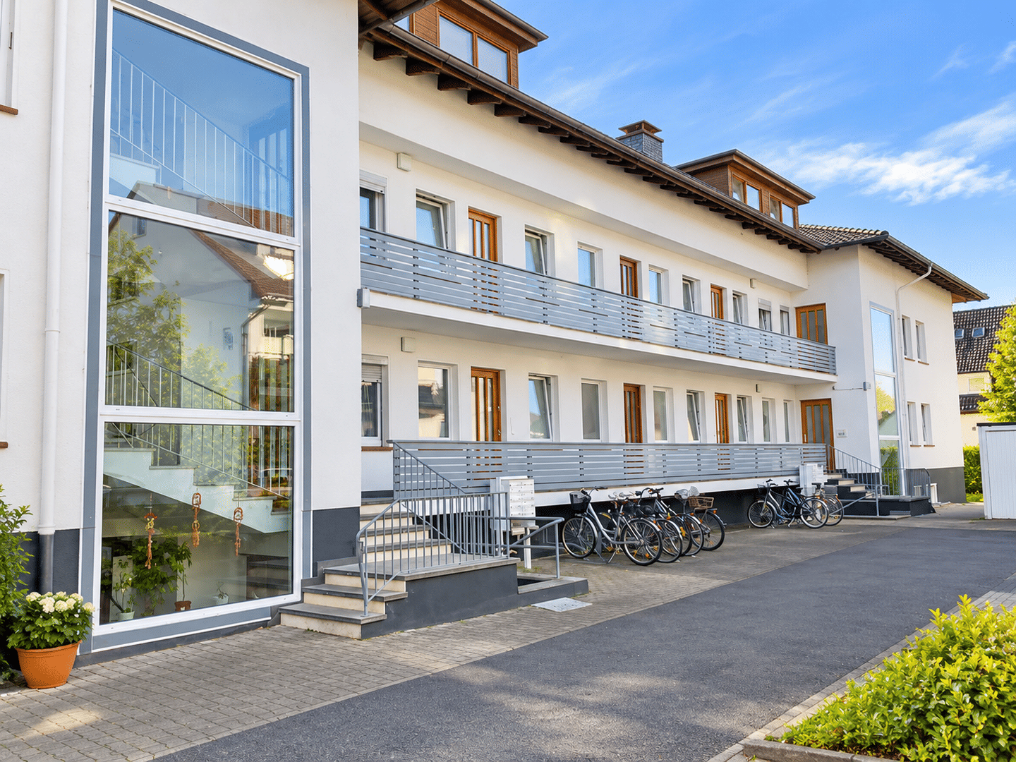 Gepflegte 2-Zimmer-Erdgeschosswohnung mit Balkon in Bad Pyrmont, 31812 Bad Pyrmont