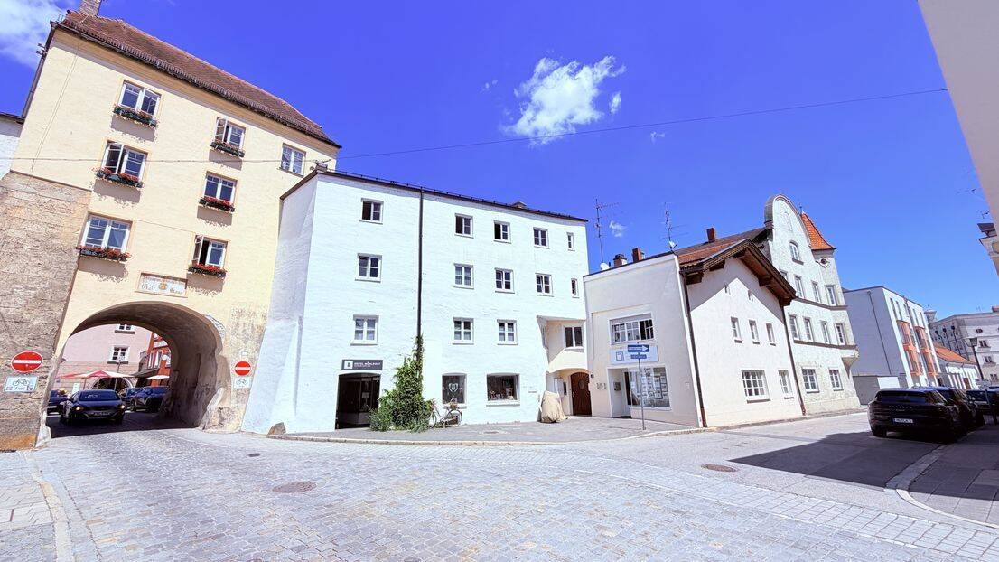 … AIGNER – Elegant wohnen in der Altstadt in einer großzügigen Stadtwohnung in Bestlage …, 84453 Mühldorf a. Inn