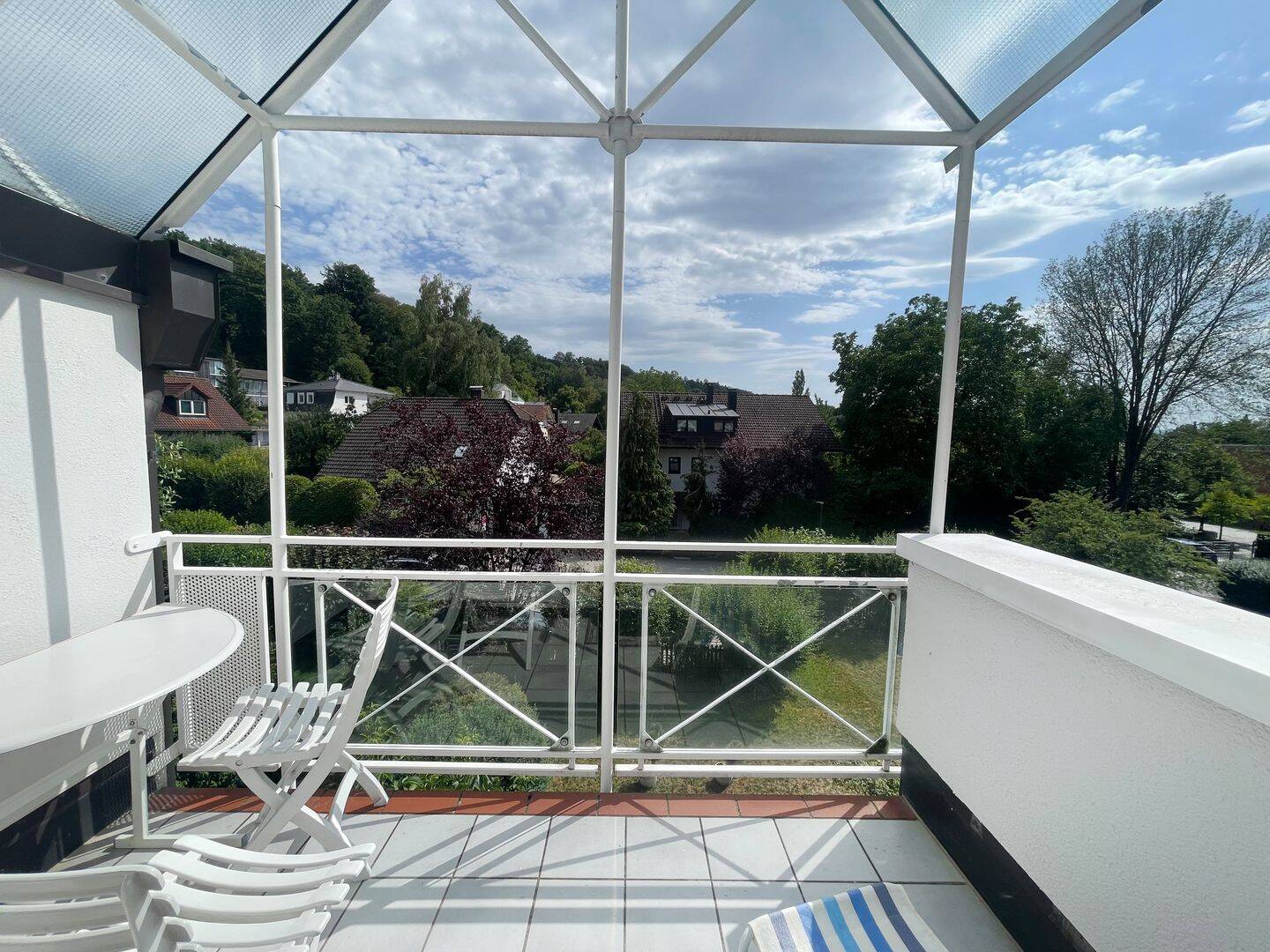 Herrsching: Schicke 2 Zi.-DG Wohnung + Galerie in ruhiger Zentrumslage!, 82211 Herrsching a. Ammersee
