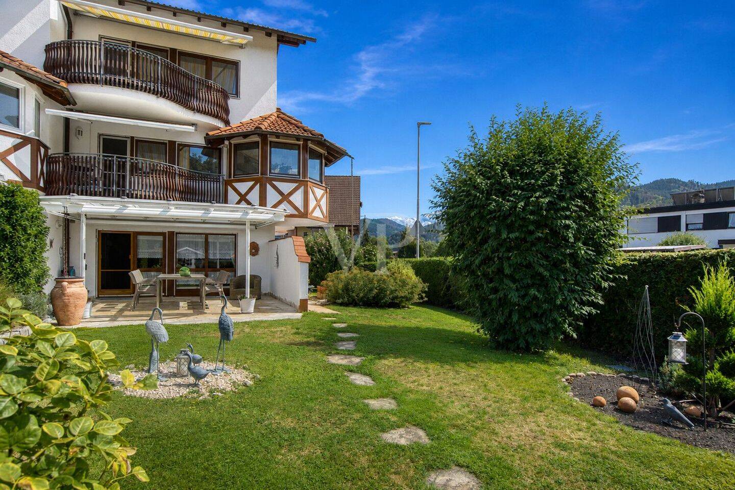 Ein Zuhause mit viel Platz, Gartenidylle und sechs Balkonen, 77756 Hausach