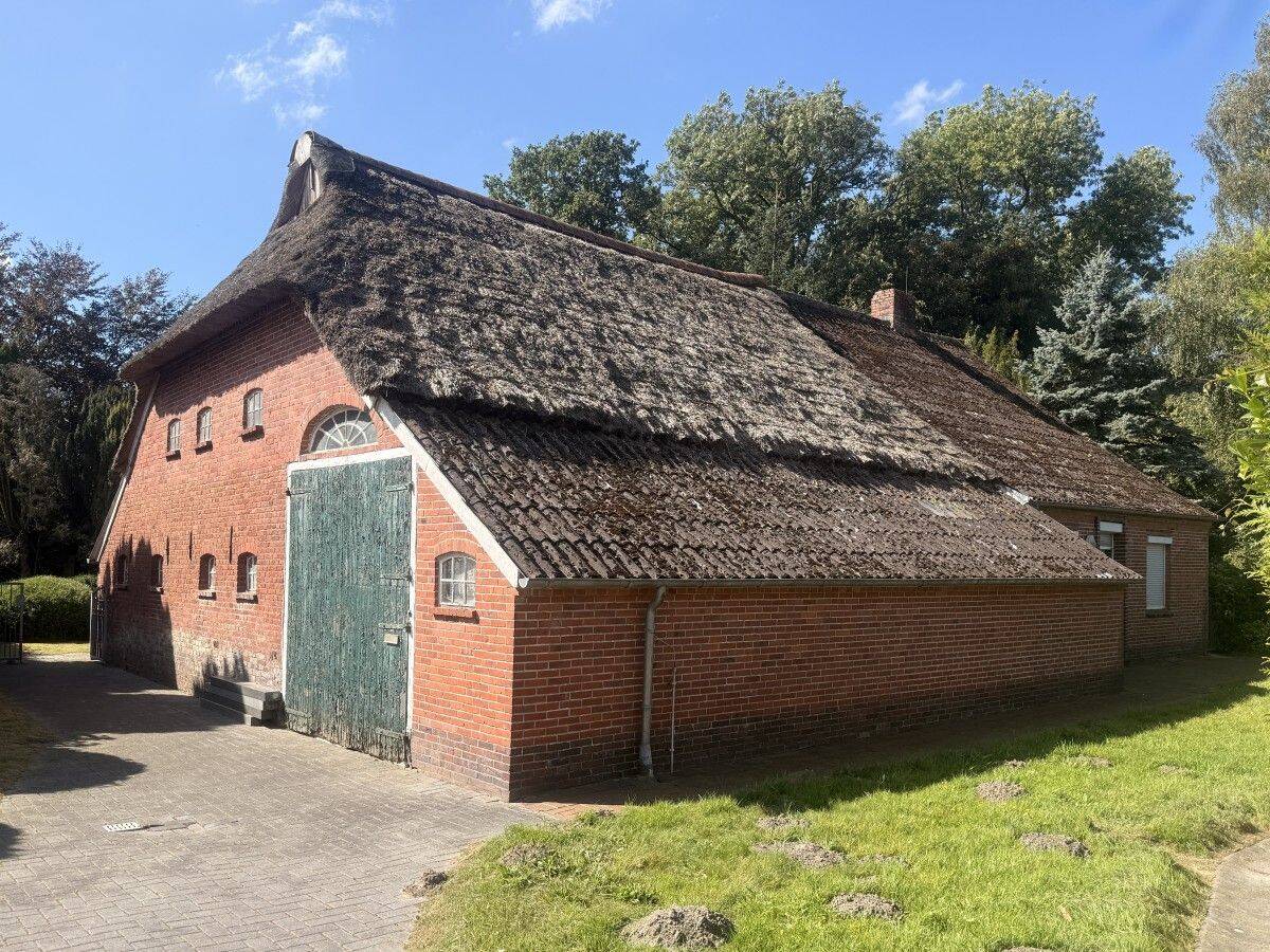 Großefehn-Holtrop, Landhaus mit Geschichte, 3755 qm für neue Ideen, 26629 Großefehn