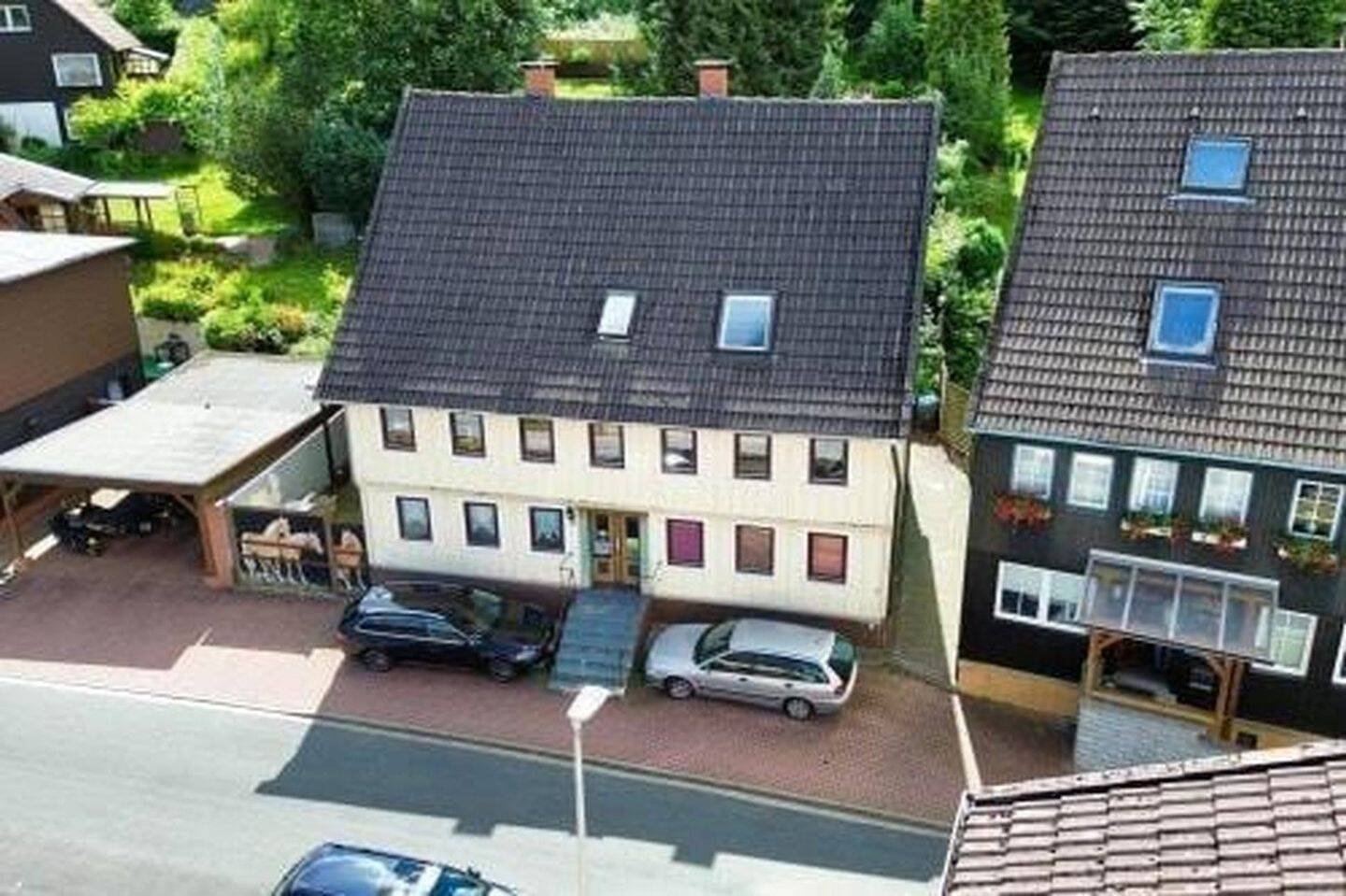 Großzügige 5,5-Zimmer-Wohnung in zwei Etagen in Lautenthal, 38685 Langelsheim