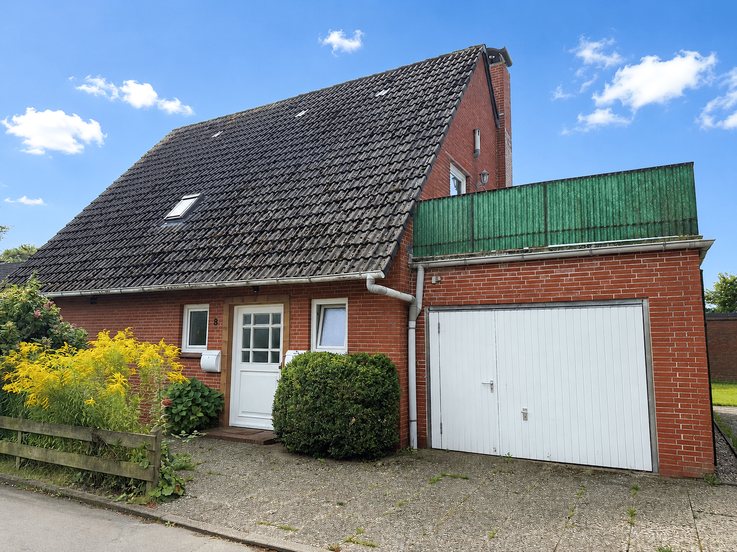 renovierte Dachgeschosswohnung mit Balkon, 25836 Garding