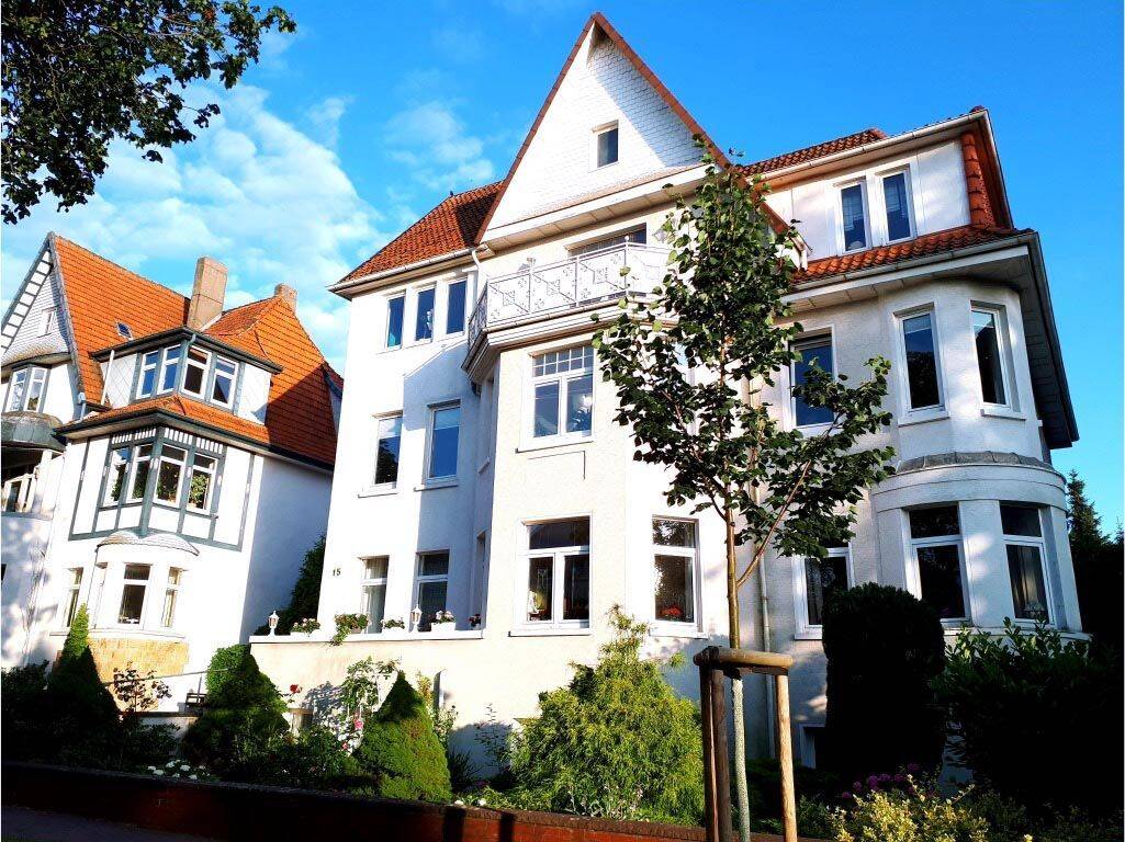 Traumhafte 4-Zimmerwohnung 133 qm Bad Nenndorf EBK 2 Bäder Garage 2 Balkone, 31542 Bad Nenndorf