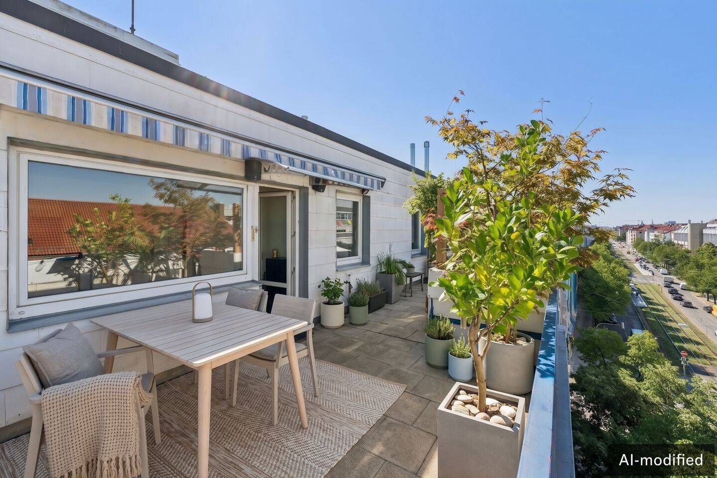 Hoch über Schwabing-West: Charmante 2-Zimmer-Wohnung mit Dachterrasse im 6. Stock