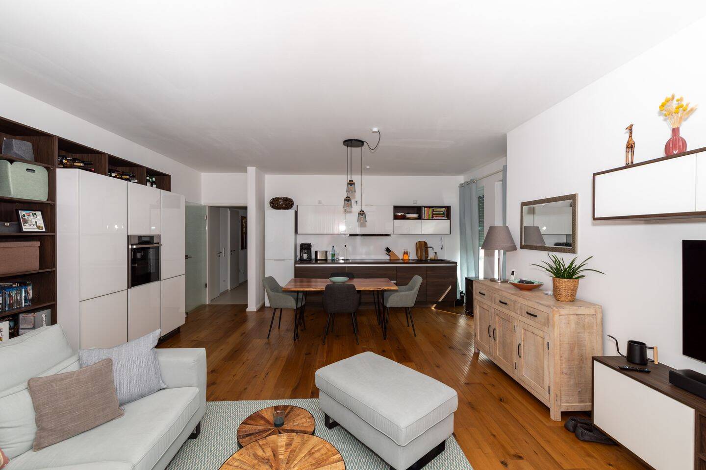 Schöne 4 Zimmer Wohnung mit großem Balkon in beliebter Lage, 63329 Egelsbach
