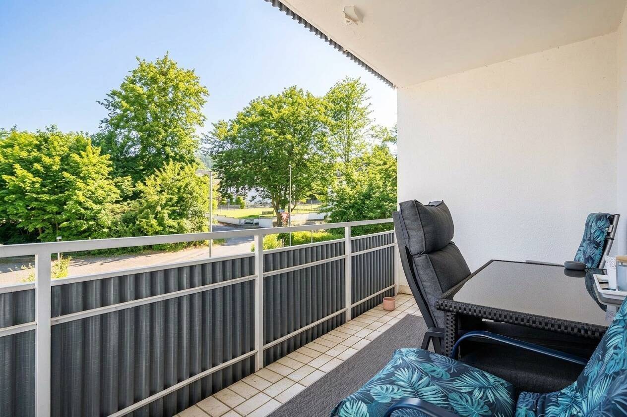 KEINE KÄUFERPROVISION Schickes Reihenmittelhaus mit Garage in beliebter Lage von Detmold Hiddesen, 32760 Detmold
