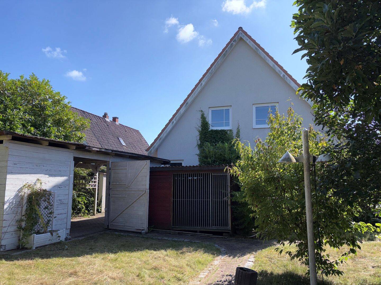 Sanierungsbedürftige Doppelhaushälfte in Bad Schwartau, 23611 Bad Schwartau