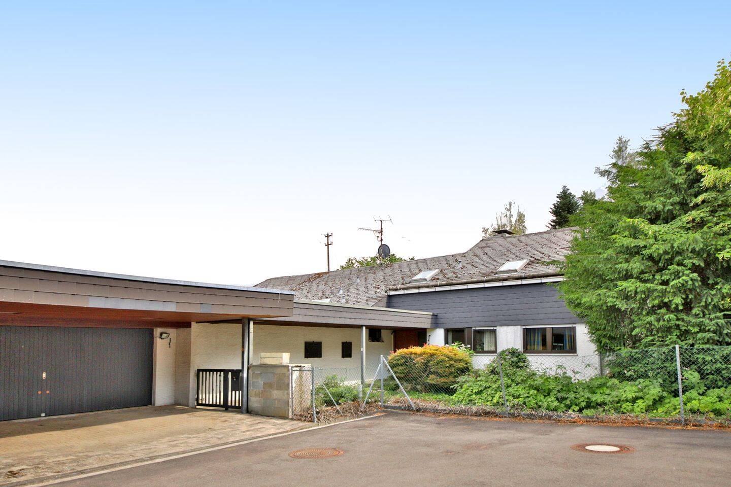 Villa mit Naturanschluss – großes Grundstück mit Waldanteil in perfekter Lage – sanierungsbedürftig, 75217 Birkenfeld