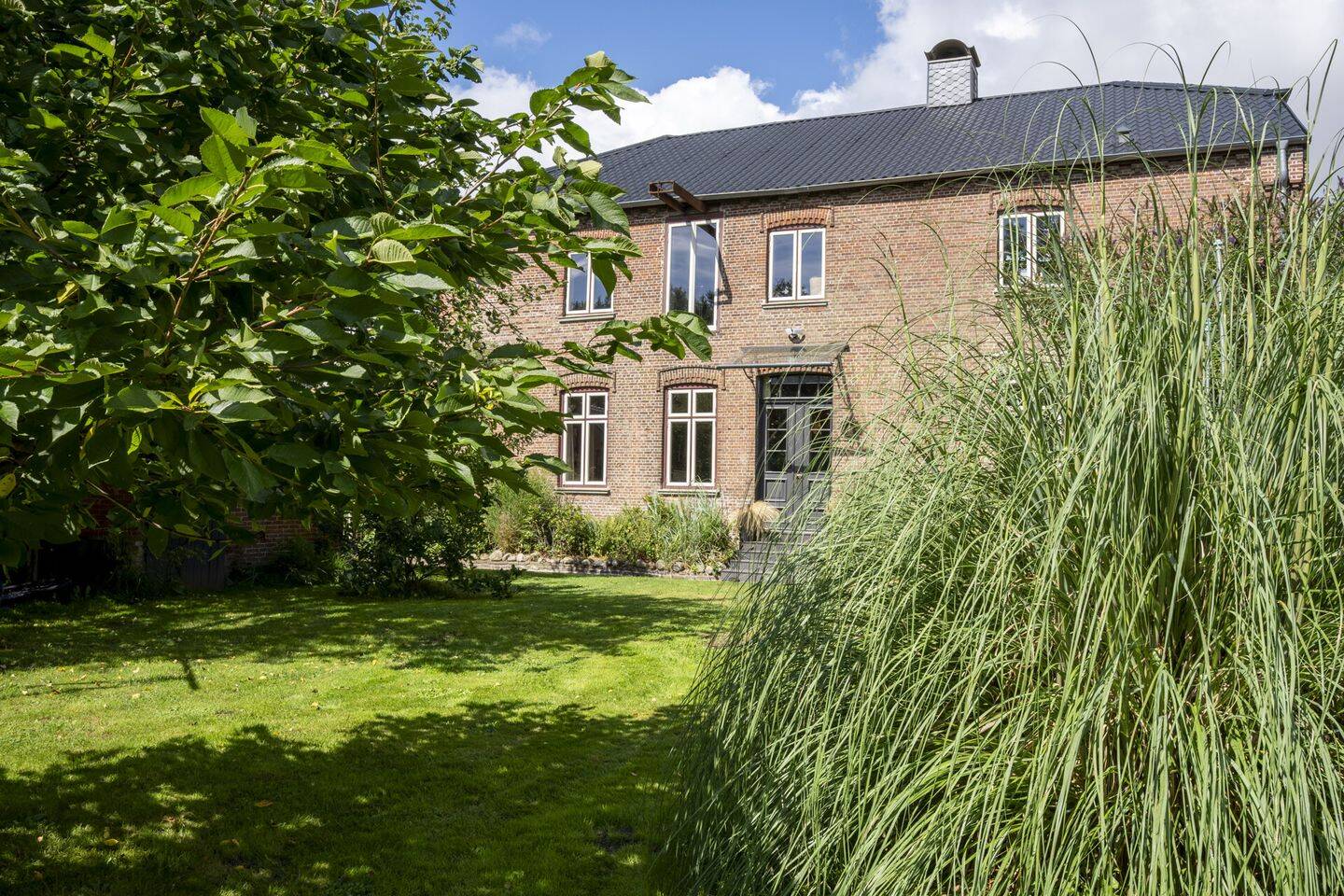 Historischer Marschhof, modern kernsaniert: 11 Zimmer, Kamin und weiter Blick über die Felder, 25361 Elskop