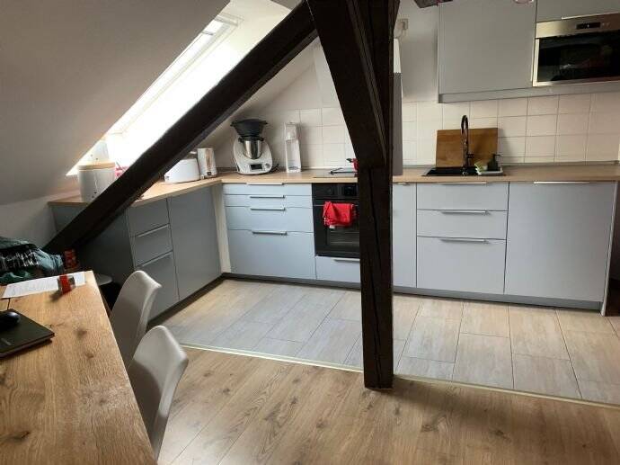 Schmucke 4,5-Zi-Dachwohnung (110 m2) mit Küche und Balkon, 2633 Göda