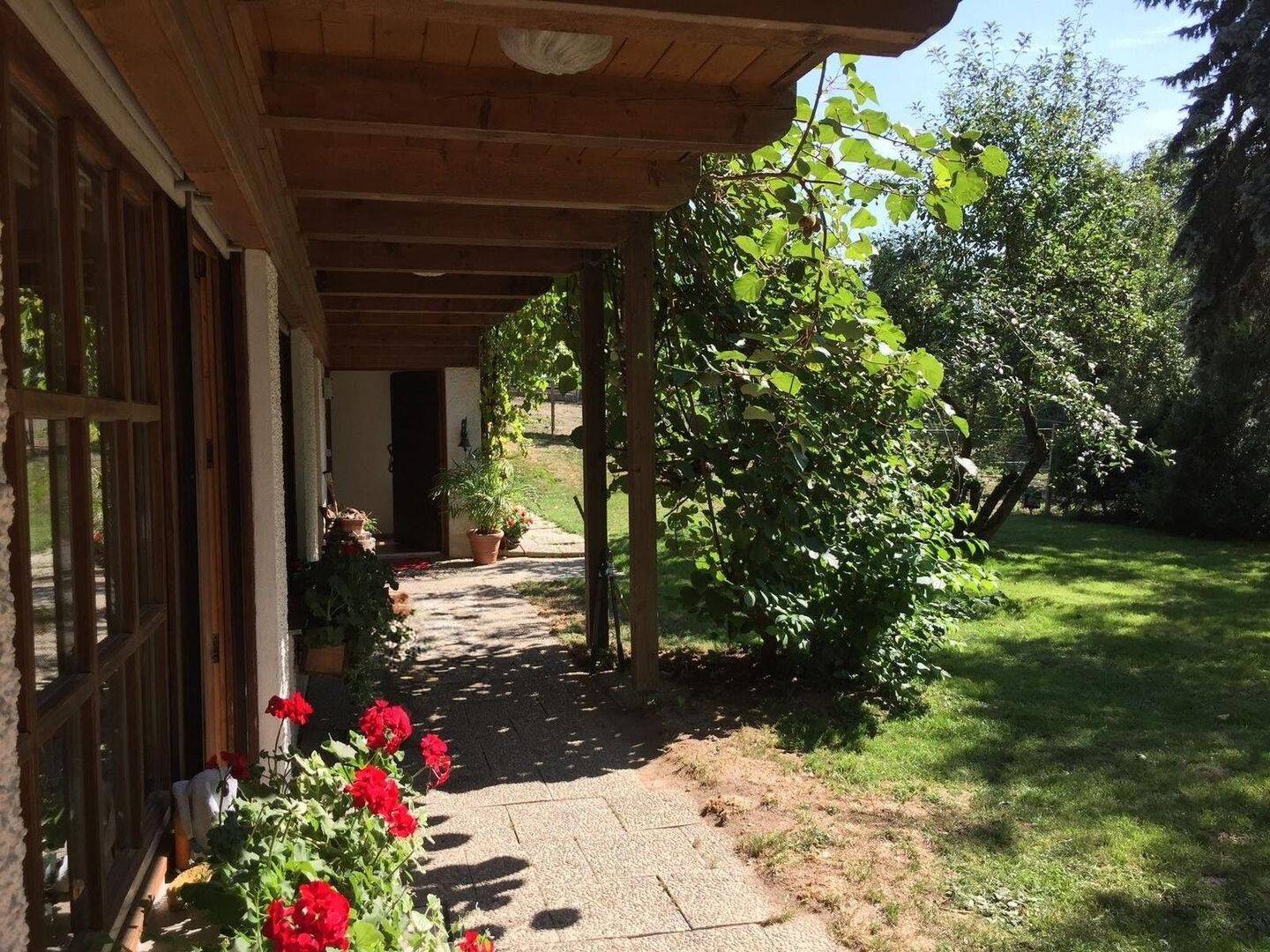 Schön gelegene Einliegerwohnung mit Terrasse, Garten & optional großem Grundstück mit Stall – naturnah am Fuße des Bayerischen Waldes, 94374 Schwarzach