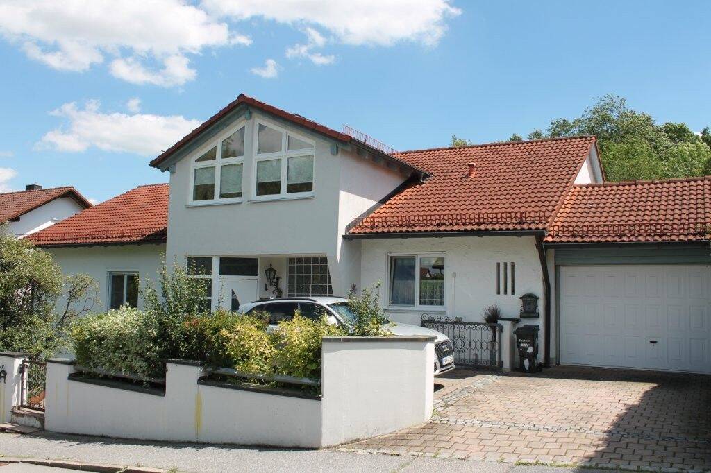 Einfamilienhaus mit Einliegerwohnung in ruhiger Lage, 84332 Hebertsfelden